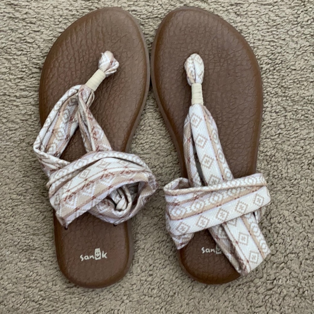 ✨NWOT Size 8 Sanuk Yoga Mat Sandals✨